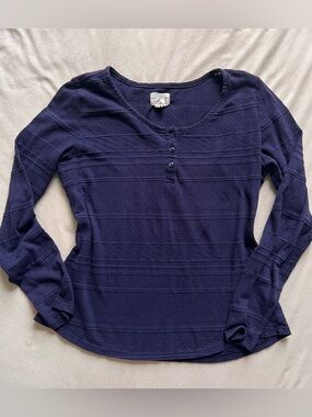 Vintage Levi’s Knit Henley Button Long Sleeve Blouse Size M Y2K It Girl layered